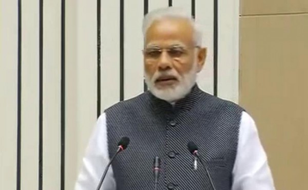 बठिंडा में बोले पीएम मोदी मोबाइल को ही अपना बैंक बनाइये बठिंडा में बोले पीएम मोदी मोबाइल को ही अपना बैंक बनाइये
