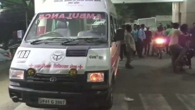 लखनऊ में जहरीली गैस चारो तरफ फैलने से आधा दर्जन से ज्यादा लोग घायल लखनऊ में जहरीली गैस चारो तरफ फैलने से आधा दर्जन से ज्यादा लोग घायल