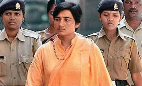 साध्वी प्रज्ञा को NIA ने दी क्लीन चिट, बाकी आरोपियों पर से हटाया MCOCA साध्वी प्रज्ञा को NIA ने दी क्लीन चिट, बाकी आरोपियों पर से हटाया MCOCA