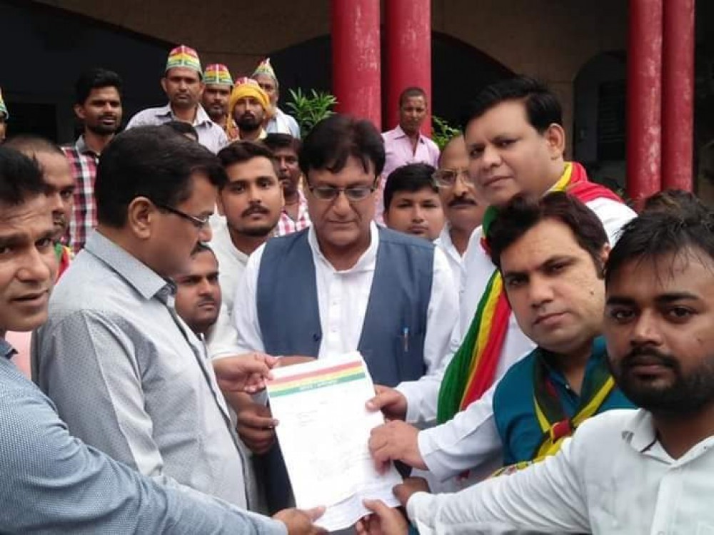 प्रसपा पार्टी ने 17 मांगों को लेकर महामहिम राज्यपाल को प्रेषित ज्ञापन जिलाधिकारी को सौंपा प्रसपा पार्टी ने 17 मांगों को लेकर महामहिम राज्यपाल को प्रेषित ज्ञापन जिलाधिकारी को सौंपा