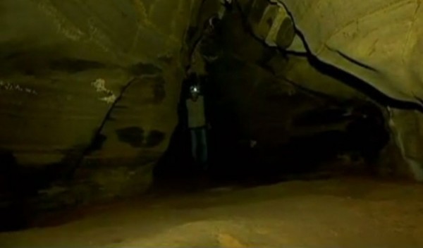 धरती से 150 फीट नीचे मौजूद हैं श्रीराम की लंबी गुफाएं