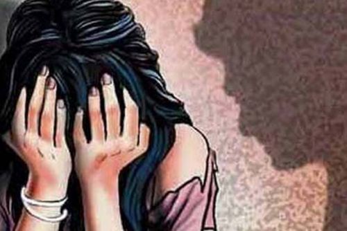 बाप ही लूटता रहा नाबालिग बेटी की आबरू, प्रेग्नेंट हुई तो खुली पोल बाप ही लूटता रहा नाबालिग बेटी की आबरू, प्रेग्नेंट हुई तो खुली पोल