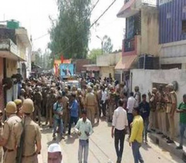 सहारनपुर में हिंसा से गुस्साए दलित बन रहे है बौद्ध सहारनपुर में हिंसा से गुस्साए दलित बन रहे है बौद्ध