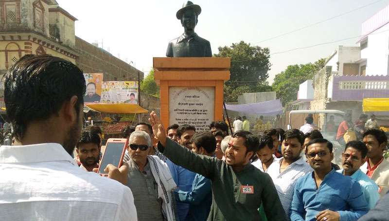 रसड़ा में भारत नौजवान क्रांति सभा ने शहादत दिवस पर दी शहीदों को श्रृद्धांजलि 