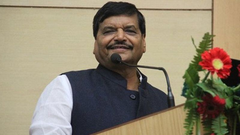 शिवपाल यादव धीरे-धीरे सपा से पूरी दूरी बनाते आ रहे हैं नजर शिवपाल यादव धीरे-धीरे सपा से पूरी दूरी बनाते आ रहे हैं नजर