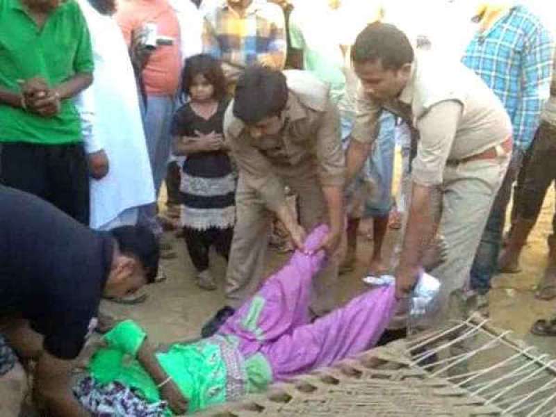यूपी : पुलिस की कार्रवाई और देवर के छेड़छाड़ से तंग आकर महिला ने दी जान यूपी : पुलिस की कार्रवाई और देवर के छेड़छाड़ से तंग आकर महिला ने दी जान