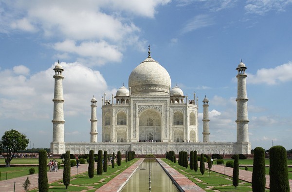 सुप्रीम कोर्ट ने सरकार से पूछा, क्या ताजमहल को बर्बाद करना चाहते हैं ? सुप्रीम कोर्ट ने सरकार से पूछा, क्या ताजमहल को बर्बाद करना चाहते हैं ?