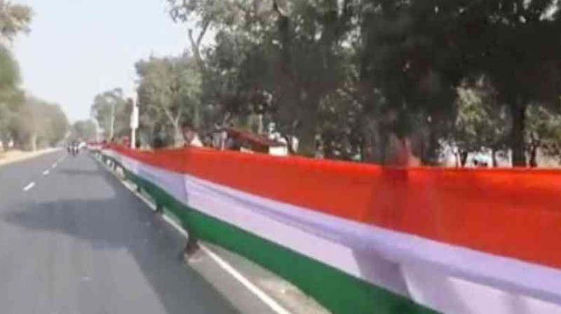 युवा दिवस के मौके पर शहीदों की यादगार में 10 किलोमीटर तिरंगा यात्रा युवा दिवस के मौके पर शहीदों की यादगार में 10 किलोमीटर तिरंगा यात्रा