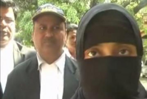 बीवी के मर्जी के बिना नहीं हो पाएगा तीन तलाक : एडवोकेट कपिल सिब्बल बीवी के मर्जी के बिना नहीं हो पाएगा तीन तलाक : एडवोकेट कपिल सिब्बल