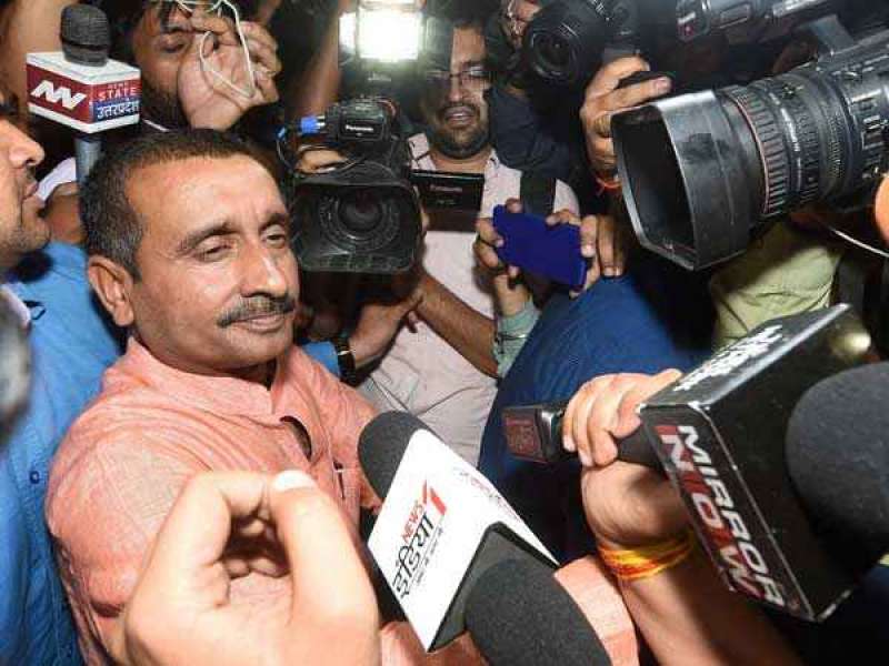 उन्नाव रेप के आरोपी भाजपा विधायक का वीडियो हुआ वायरल बताया योगी आदित्यनाथ को प्रधानमंत्री उन्नाव रेप के आरोपी भाजपा विधायक का वीडियो हुआ वायरल बताया योगी आदित्यनाथ को प्रधानमंत्री