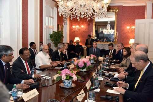 US पहुंचे पीएम मोदी, शहीदों को दी श्रद्धांजलि US पहुंचे पीएम मोदी, शहीदों को दी श्रद्धांजलि