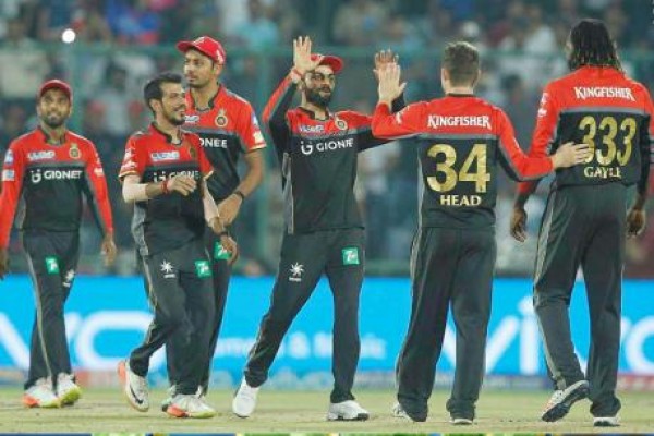 विराट की सेना ने दिल्ली को 10 रनों से हराया : IPL10 विराट की सेना ने दिल्ली को 10 रनों से हराया : IPL10
