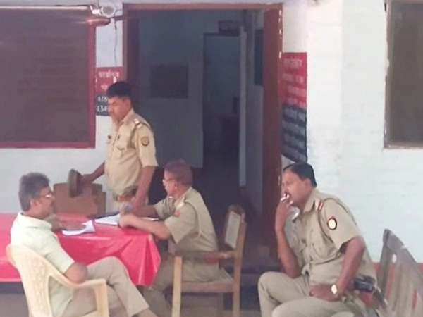 योगी का डंडा बेअसर योगी का डंडा बेअसर