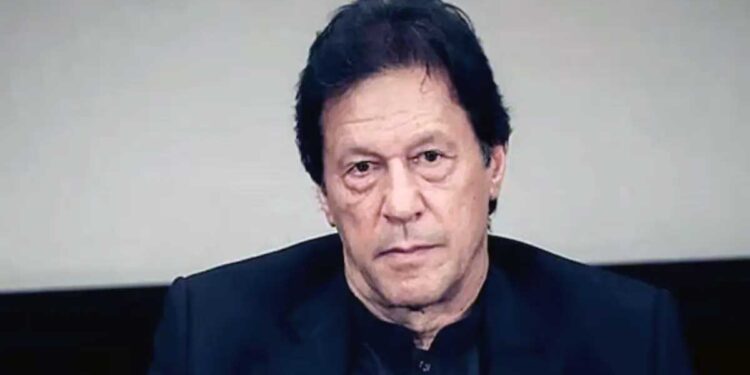 Imran Khan से जेल में मिलीं बहन नूरीन नियाजी, Health से लेकर Supreme Court Order तक हुई बात!