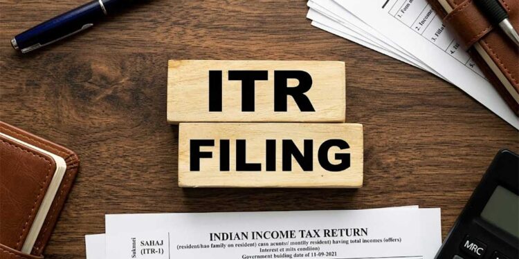 31 अगस्त के बाद भरेंगे Income Tax Return तो लगेगी ₹5,000 तक की चपत, ऐसे बचाएं Extra खर्च