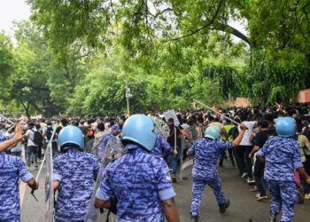 Parliament Committee में हंगामा! Pellet Gun और Jantar Mantar लाठीचार्ज पर चर्चा की मांग, चेयरमैन ने कहा- सिर्फ Agenda पर बात होगी