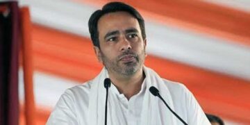Akhilesh Yadav के बयान पर Jayant Chaudhary का पलटवार, बोले- 'वो मजबूर कर रहे हैं...'