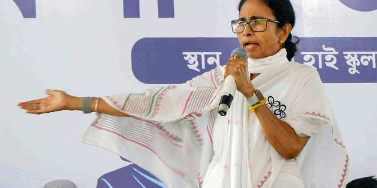 Mamata Banerjee: मैं राजनीति से संन्यास…, क्या बगावत से परेशान हुई ममता बनर्जी?