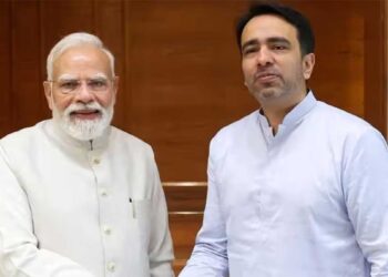 अखिलेश के तंज के बीच PM Modi से मिले जयंत चौधरी, मुलाकात के बाद बताई अंदर की बात!
