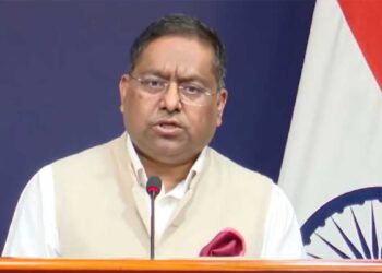 अंधेरे में डूबा Bangladesh! 8-10 घंटे Power Cut से हाहाकार, अब भारत से मांगी Diesel की मदद