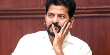 Telangana Land Scam: CM रेवंत रेड्डी पर 200 करोड़ की जमीन सिर्फ 7 करोड़ में देने का आरोप, Lokayukta पहुंचा मामला