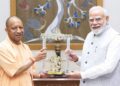 PM Modi से CM योगी की मुलाकात, UP Election से पहले क्यों अहम है ये बैठक? BIDA Jhansi समेत बड़े Projects पर मंथन