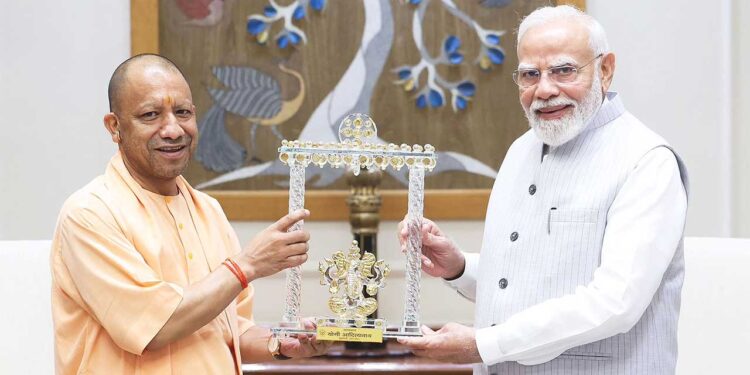 PM Modi से CM योगी की मुलाकात, UP Election से पहले क्यों अहम है ये बैठक? BIDA Jhansi समेत बड़े Projects पर मंथन