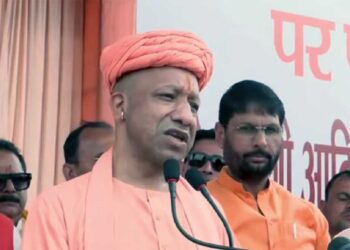 Mathura Janmashtami 2026: मथुरा में CM योगी का बड़ा ऐलान, ‘काशी-अयोध्या जैसा भव्य परिसर’ बनाने की बात