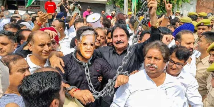 Gyanesh Kumar के खिलाफ कांग्रेस का देशभर में प्रदर्शन, जयपुर में Water Cannon से रोकने की कोशिश; JP Nadda ने साधा निशाना