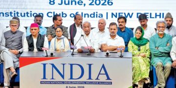 TMC Symbol Freeze: Rahul Gandhi से Akhilesh तक Mamata के समर्थन में, 5 Points में समझें पूरा मामला