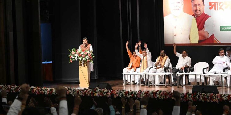 बंगाल दौरे पर BJP अध्यक्ष नितिन नबीन, सांसदों-विधायकों संग बैठक; संगठन और आगे की रणनीति पर मंथन
