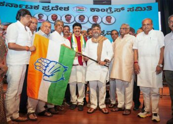 BJP को बड़ा झटका! पूर्व MLA Narendra Babu ने थामा कांग्रेस का हाथ, जानें क्यों छोड़ी पार्टी