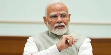 PM Modi Mumbai Event: स्थल पर हड़कंप, 2 हिरासत में; एक के पास बंदूक और फर्जी PMO ID कार्ड मिलने का दावा