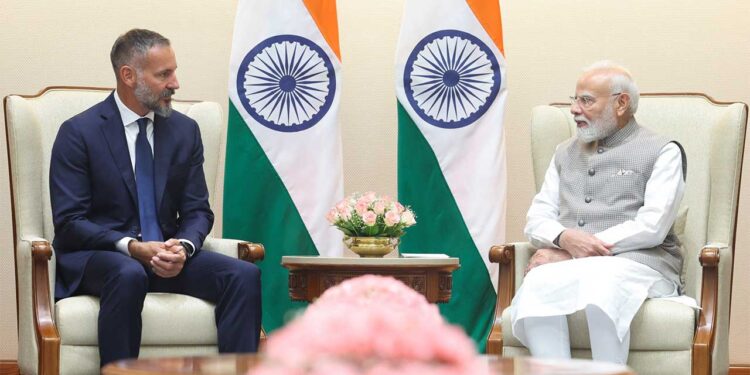 PM मोदी से मिले प्रिंस रहीम आगा खान V, मुलाकात में इन अहम मुद्दों पर हुई चर्चा
