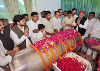 रामगोविंद चौधरी के निधन से सपा में शोक, अखिलेश यादव ने दी श्रद्धांजलि, बोले- ‘एक युग का अंत’