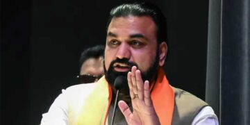 Bihar Health Department: सम्राट सरकार का बड़ा ऐलान, स्वास्थ्य विभाग के संविदाकर्मियों का बढ़ा मानदेय; प्राध्यापक को अब मिलेंगे 2.07 लाख रुपये