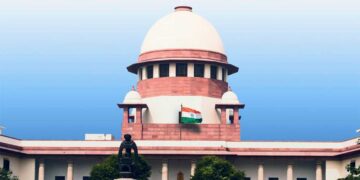 Vande Mataram के छह अंतरे अनिवार्य करने के कानून पर सुप्रीम कोर्ट में घमासान, SG की टिप्पणी पर भड़के वरिष्ठ वकील
