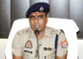 Azamgarh Murder: अनाथ हुईं दोनों बच्चियों की जिम्मेदारी पुलिस ने उठाई, SSP ने दिया एक माह का वेतन