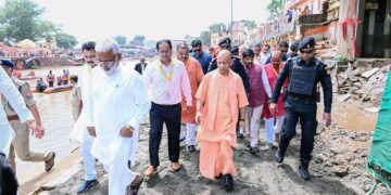 UP Flood Relief Operation: 2075 नाव-मोटरबोट से बचाव; 19 हजार से ज्यादा लोग सुरक्षित