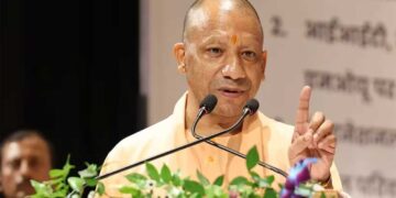 UP Insurance Awareness: बीमा  को लेकर बड़ा जोर, बीमा एजेंट पॉलिसी की पूरी शर्तों की दें जानकारी