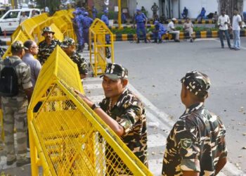 CJP Protest Delhi: दिल्ली में प्रदर्शन से पहले बड़ी कार्रवाई, अभिजीत दीपके से तुषार गांधी तक कई लोग हिरासत में