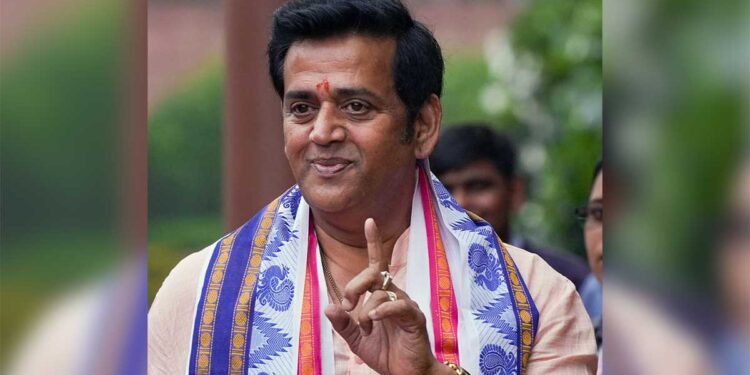 Ravi Kishan Viral Meme: आलोचकों पर भारी पड़े रवि किशन! बोले- ‘मुझ पर लोगों ने नींबू फेंका, मैंने उसका शर्बत बना दिया’