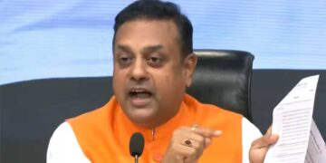 Election Commission Controversy: BJP का पलटवार, संबित पात्रा बोले- ‘राहुल गांधी को सत्ता की गद्दी पर बैठाने की हो रही कोशिश’