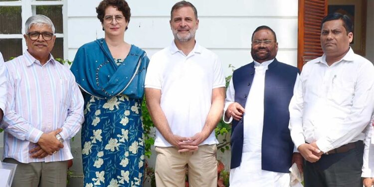 राहुल-प्रियंका से मिले Swami Prasad Maurya, क्या यूपी चुनाव से पहले बदलने वाला है सियासी समीकरण?